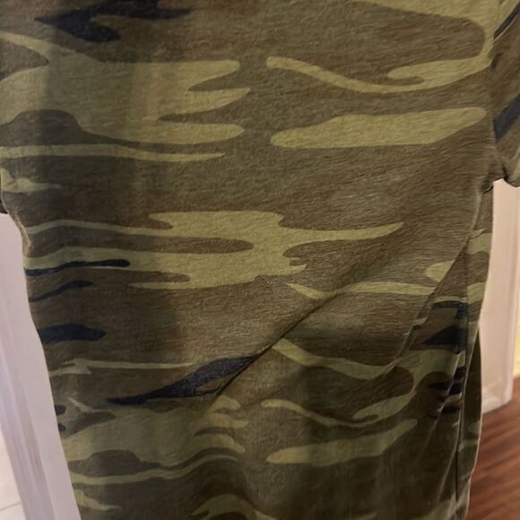 Alternative Apparel Size Small LIKE NEW TShirt - Camoflauge T Shirt - Soft T - Picture 4 of 4